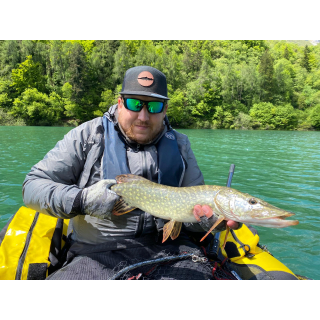Pesca mosca servisio Guiding in Belly Boat