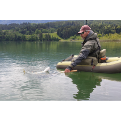 Pesca mosca servisio Guiding in Belly Boat